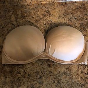 Victoria’s Secret strapless bra